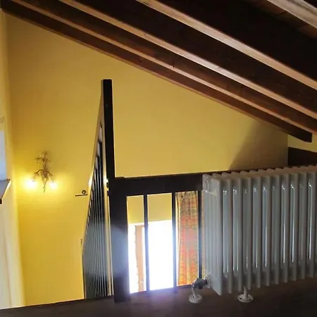 Ada فيلة بيريوِل تْشيرفينيا