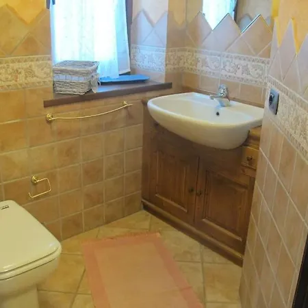 Ada فيلة بيريوِل تْشيرفينيا