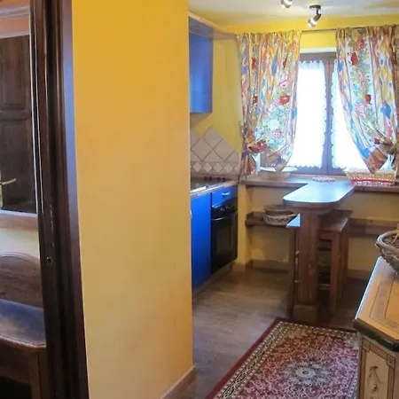 Ada فيلة بيريوِل تْشيرفينيا